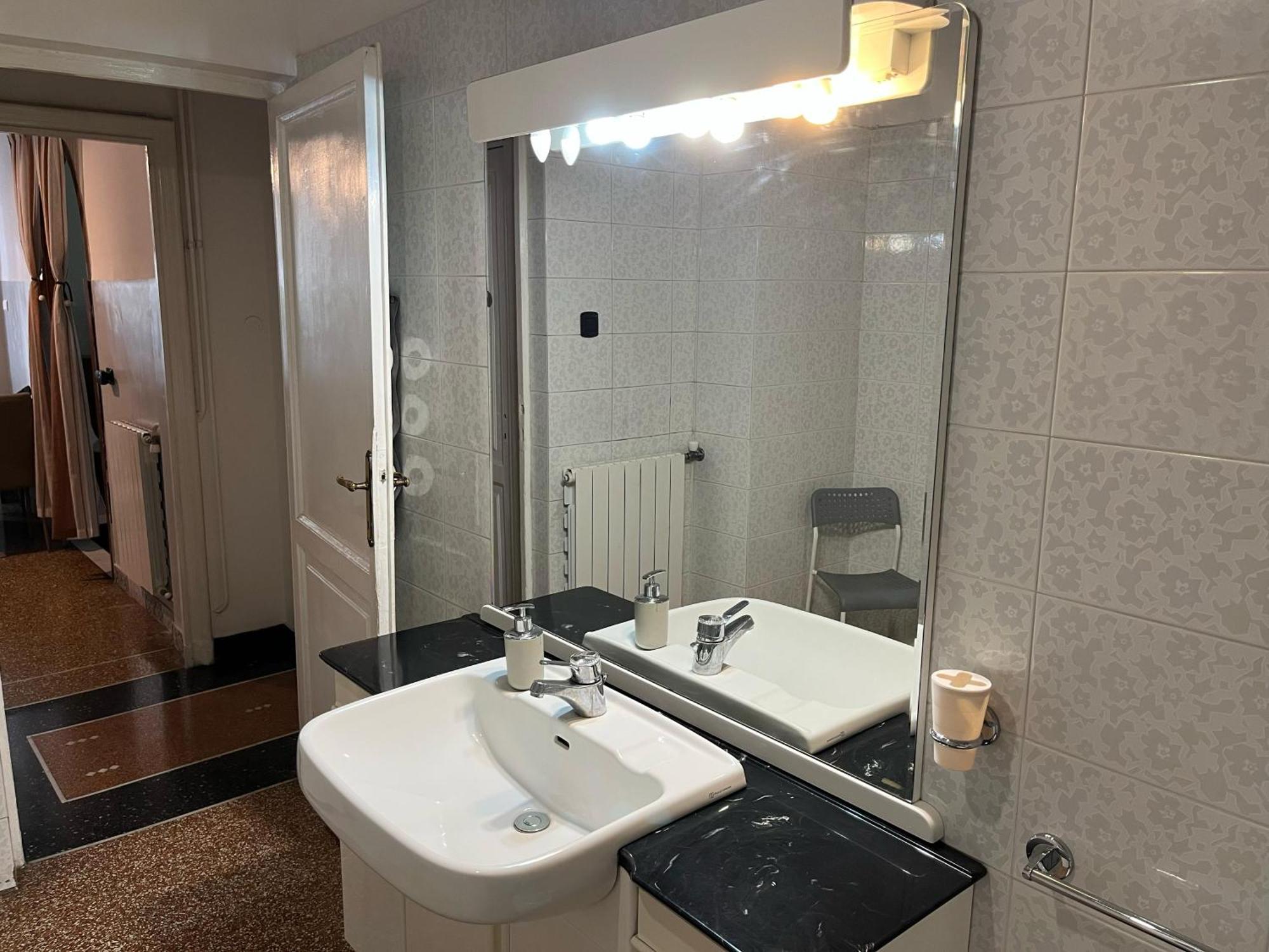 Apartment Tolemaide Genua
